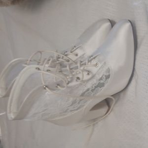 Lace wedding dress boots